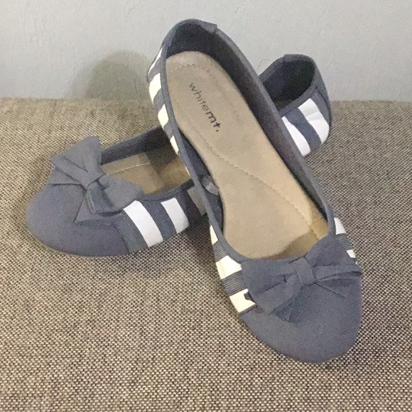 White Mountain Shoes - White Mt. Gray and White Striped Ballet Flats with bows, size 10.